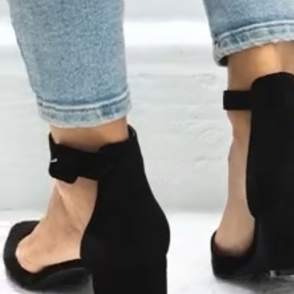 Black High Heel Shoes - Picture 7 of 9